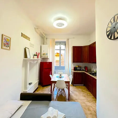 Apt Vicino Metropolitana Porta Romana, 4 Minuti Da Duomo, Free Wifi&netflix Daire Milano
