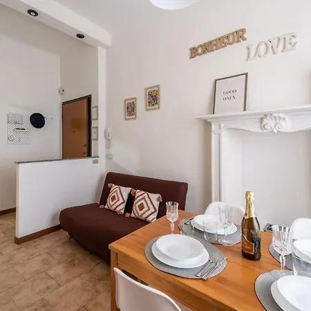 Apartment Apt Vicino Metropolitana Porta Romana, 4 Minuti Da Duomo, Free Wifi&netflix