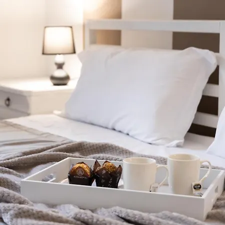 Apt Vicino Metropolitana Porta Romana, 4 Minuti Da Duomo, Free Wifi&netflix Apartment Milan
