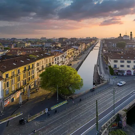 Apt Vicino Metropolitana Porta Romana, 4 Minuti Da Duomo, Free Wifi&netflix * Milan